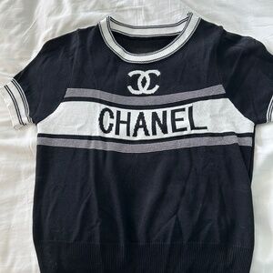 CHANEL TEE shirt